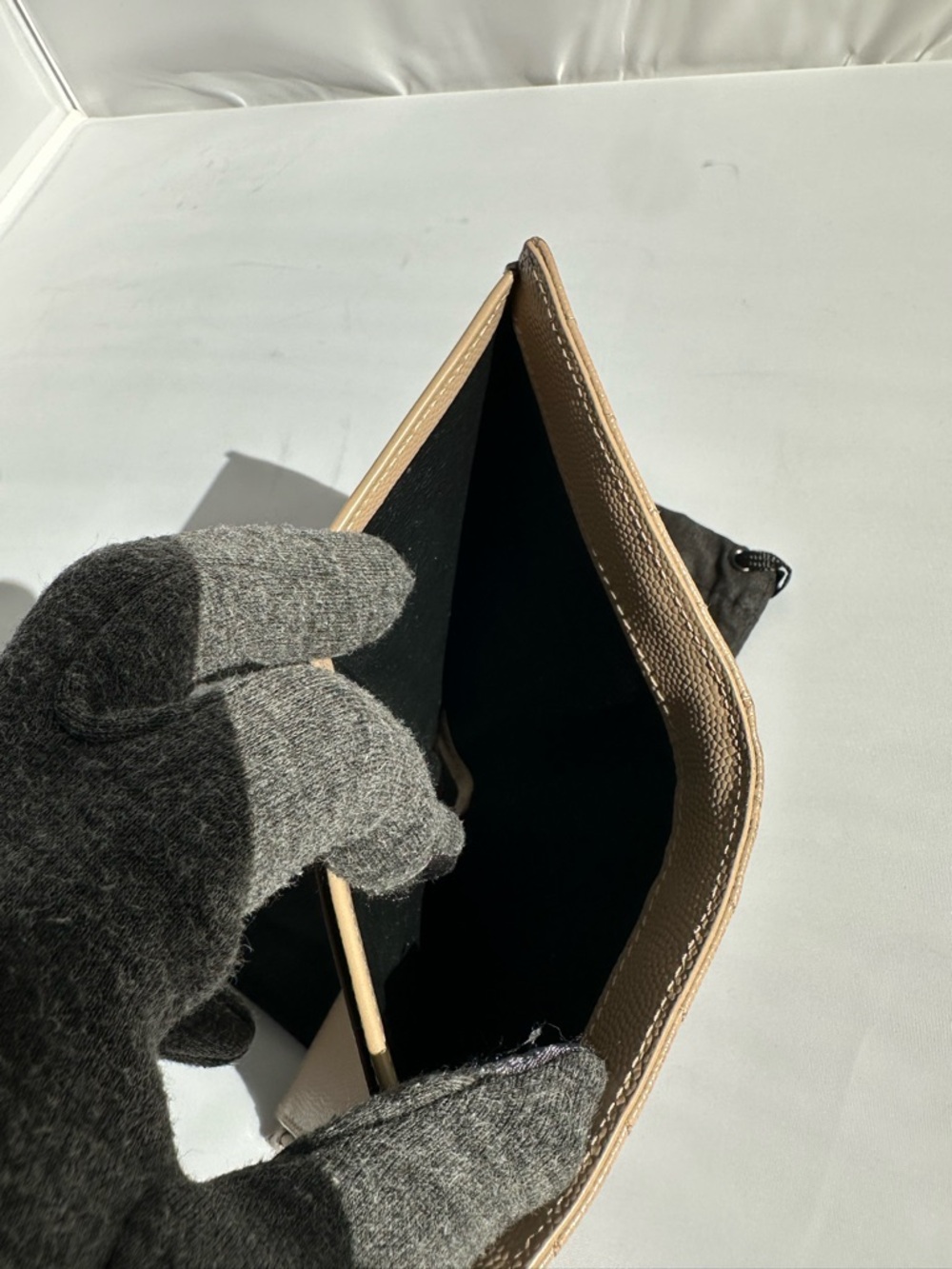 Saint Laurent Beige Compact Wallet - Picture 3 of 6